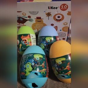NEW Dinosaur Egg Building Toy Set - Multicolor Set of 4